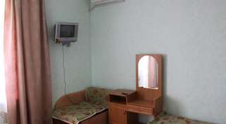 Гостиница Guest house Faro Судак Двухместный номер с 1 кроватью или 2 отдельными кроватями -5